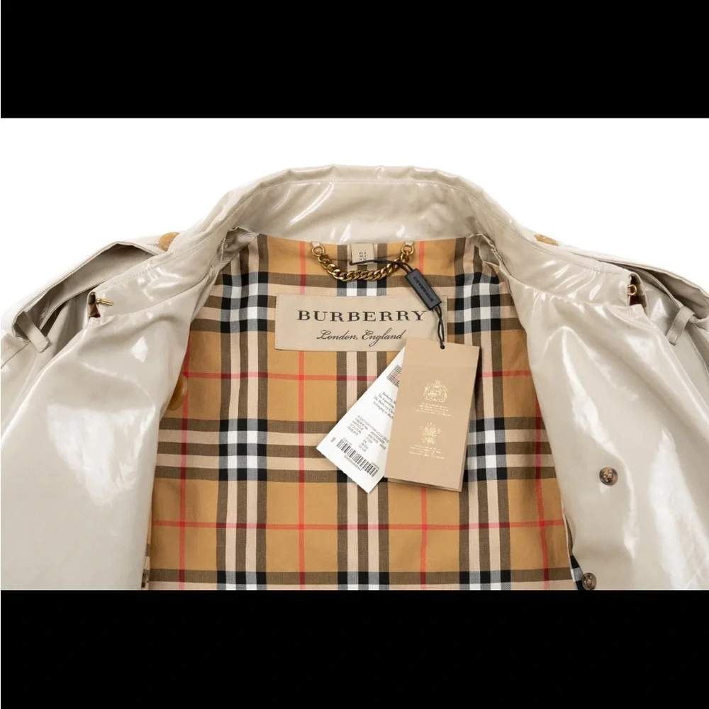 Burberry Beige Patent Double-Breasted Trench Coat - Picture 11 of 14